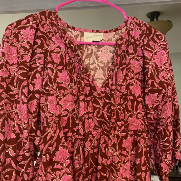 Universal Thread - Picture 2 of 4